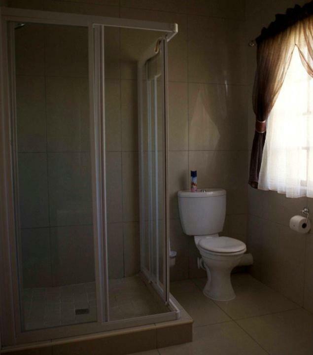 African Crest Guest House เฟเรนนิงิง ภายนอก รูปภาพ